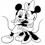 Pintando dibujos de Minnie y Mickey